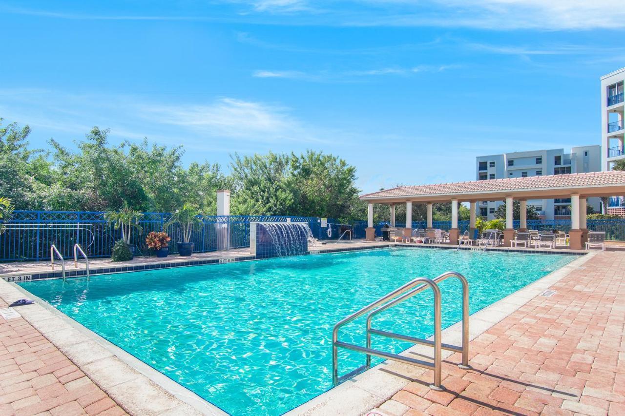 Oceanwalk Condos Bethune Beach Εξωτερικό φωτογραφία